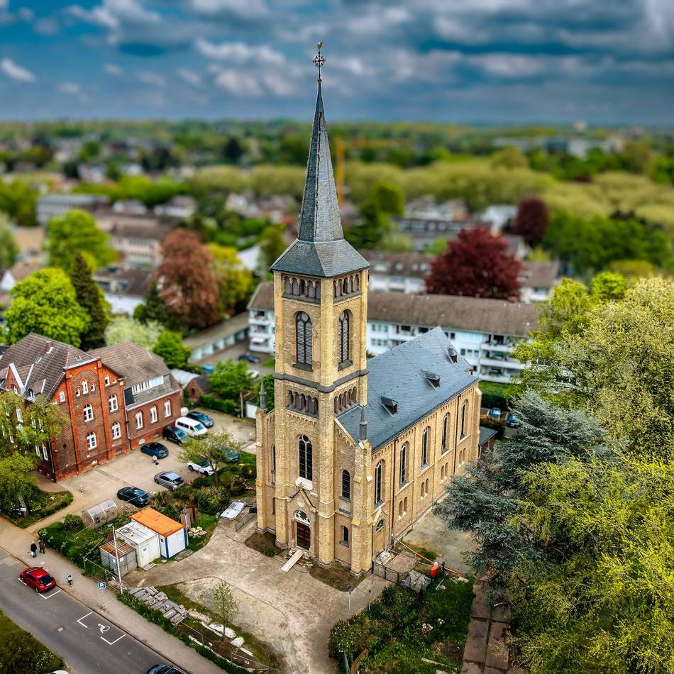 Gotteshaus in Leverkusen: Glocken der Bielertkirche läuten zur Probe