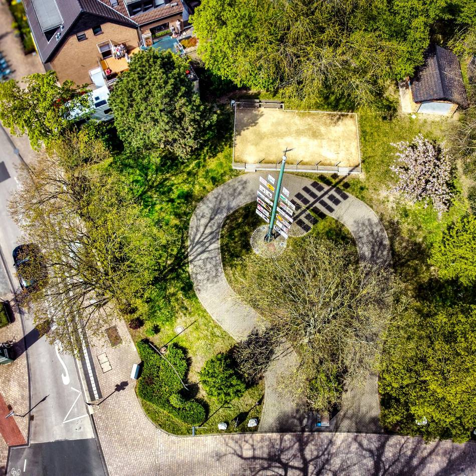 Zweiter Vorstoß des BAB für Umbennung: Dorfplatz in Baumberg soll Helmut-Heymann-Platz heißen