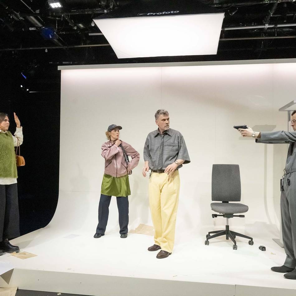 Theaterpremiere in Mönchengladbach: Komödie „Jeeps“ macht Erben zur Lotterie