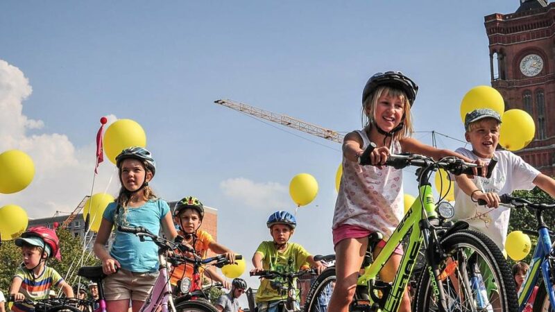 Fahrrad-Demonstration durch Lobberich: Kidical Mass fordert: Straßen sind für alle da