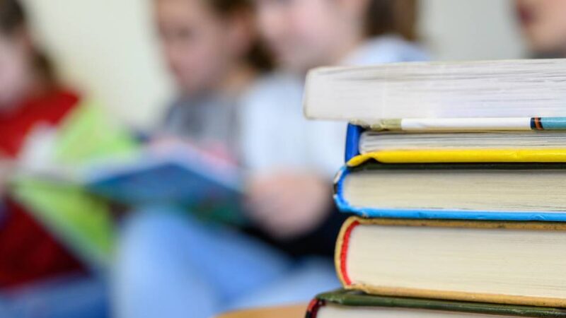 Welttag des Buches in Hilden: Buchgeschenke für 680 Schulkinder in Hilden