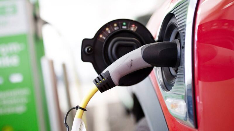 Stadtverwaltung und Stadtwerke Radevormwald: Neues Bundesförderprogramm für Ladeinfrastruktur