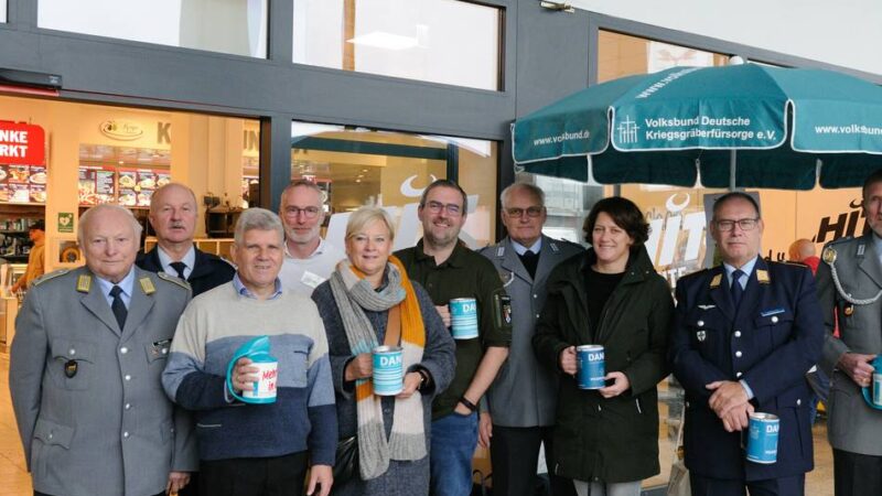 Jubiläum mit Freunden und Unterstützern: Festumzug der Reservisten durch Dormagen