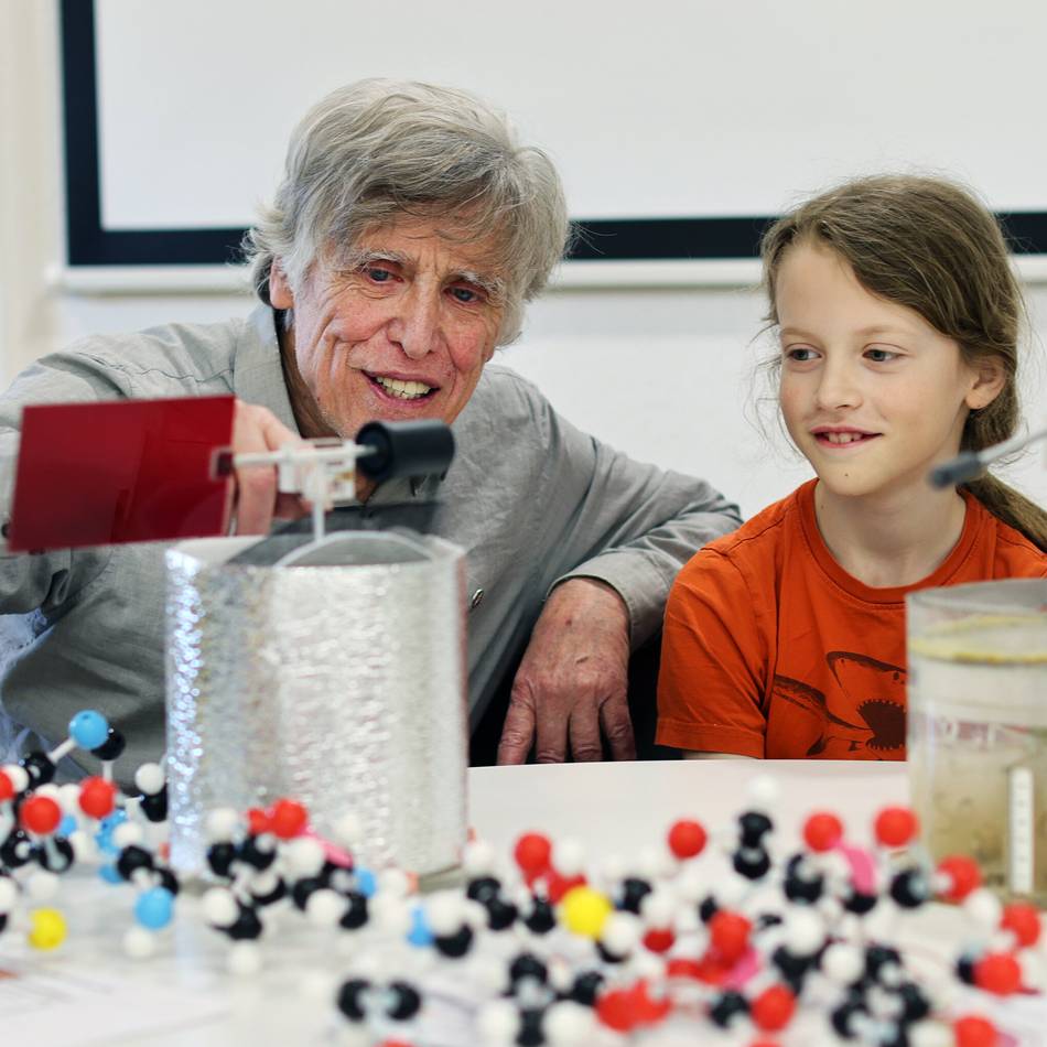 Hildens Naturwissenschafts-AG: Die Chemie muss stimmen