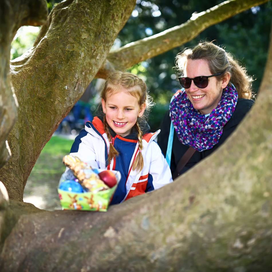 Ostern 2026 in Hilden: Kinder suchen Ostereier im Stadtpark