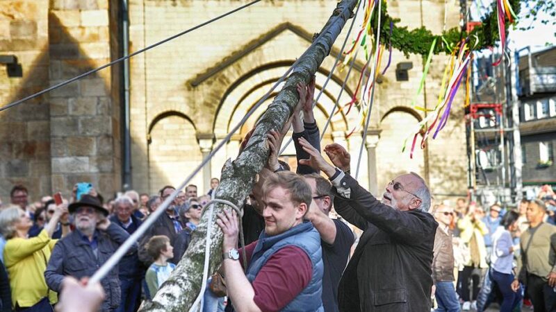 Tradition in Mettmann: Maibaumfest kurz vor knapp gerettet