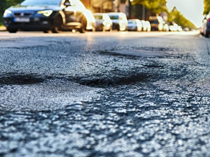 –Ärger in Hilden: Walder Straße – Schlaglöcher machen Fahrt zu einer „Erlebnistour“