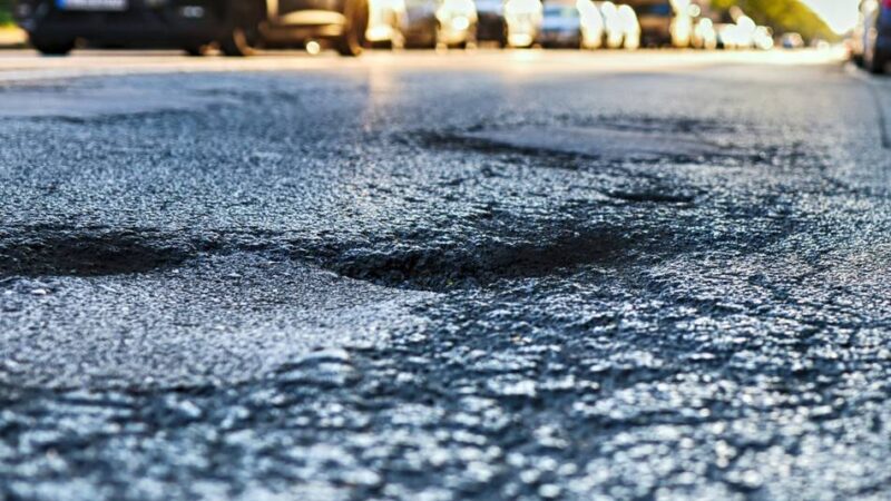 –Ärger in Hilden: Walder Straße – Schlaglöcher machen Fahrt zu einer „Erlebnistour“