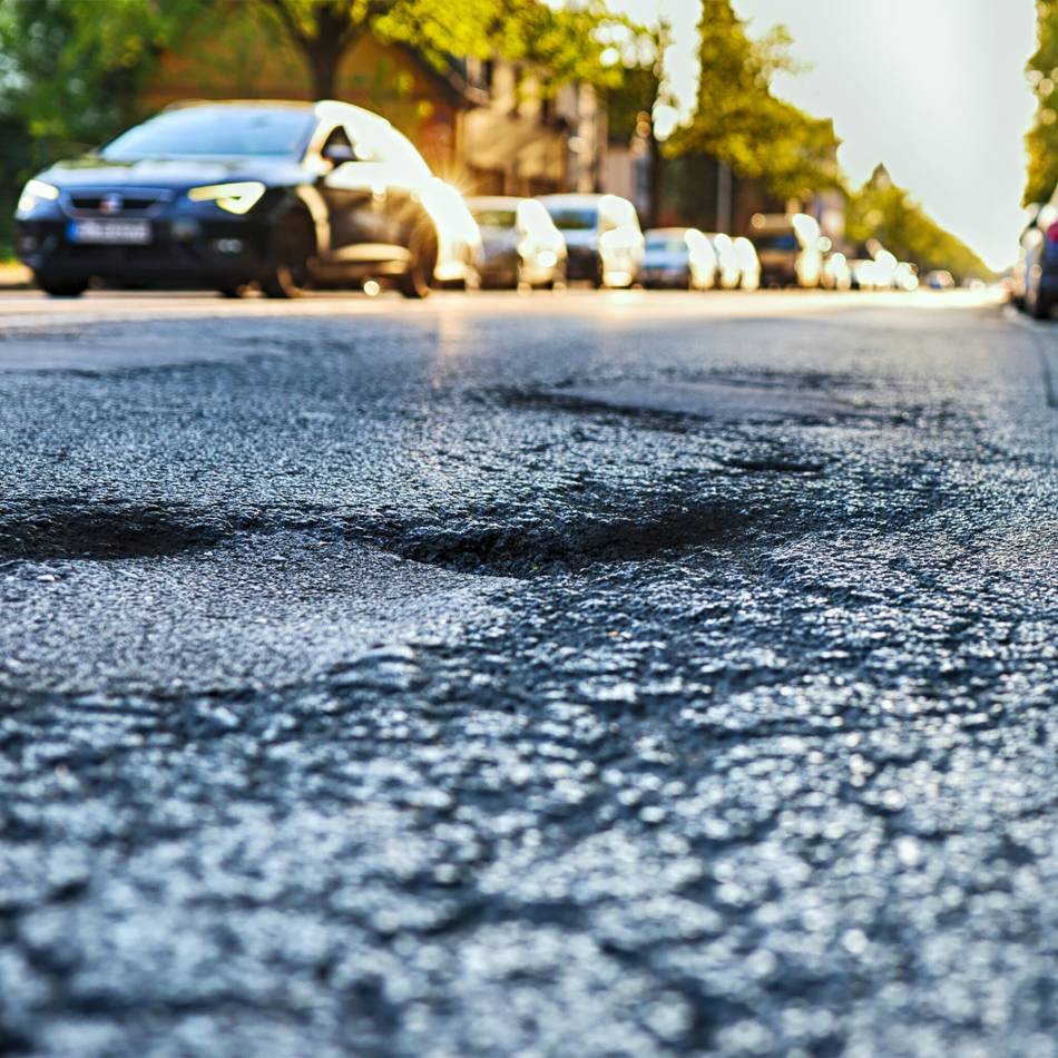 –Ärger in Hilden: Walder Straße – Schlaglöcher machen Fahrt zu einer „Erlebnistour“