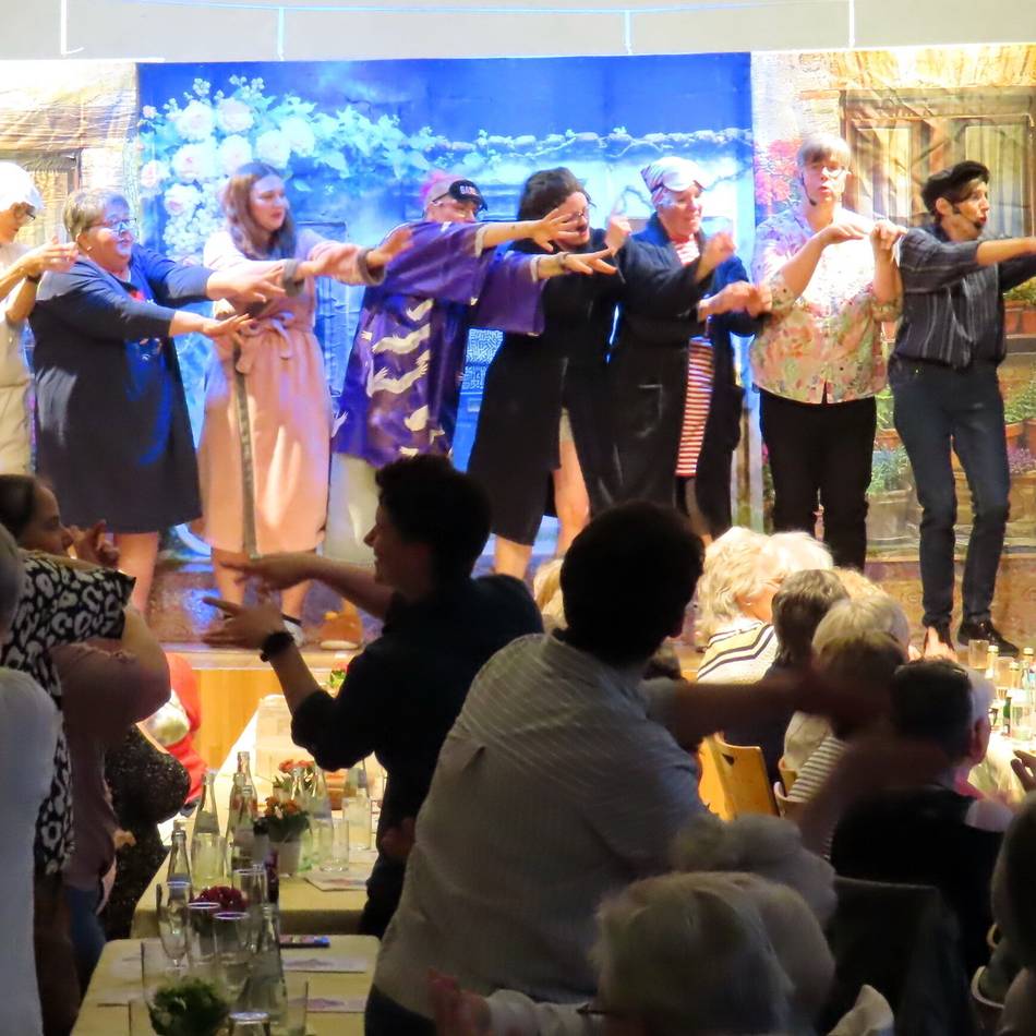 Frühlingsfest der Hinsbecker Frauengemeinschaft: Männer waren nur als Arbeiter zugelassen