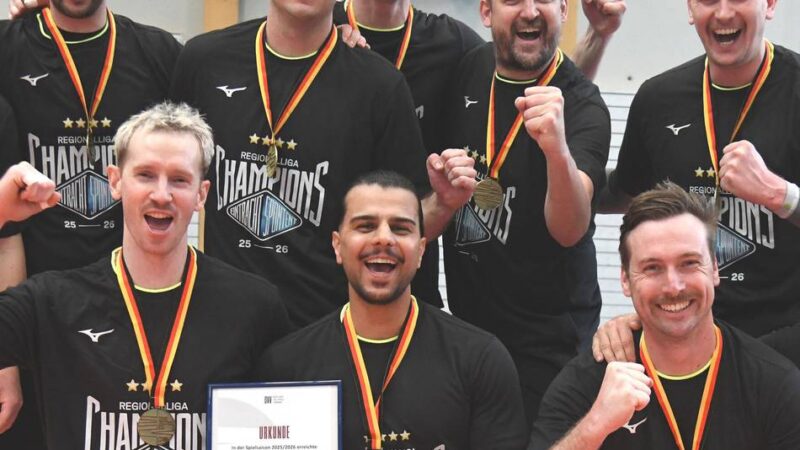 Verlustpunktfrei durch die Regionalliga: Eintracht Spontent krönt perfekte Saison mit 3:1-Sieg