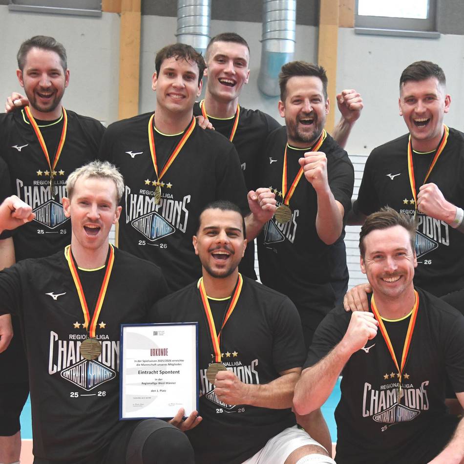 Verlustpunktfrei durch die Regionalliga: Eintracht Spontent krönt perfekte Saison mit 3:1-Sieg