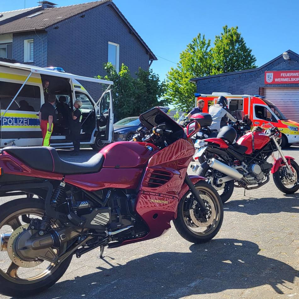 Unfallprävention in Wermelskirchen: Polizei lädt zu „Kaffee und Knöllchen“ ein