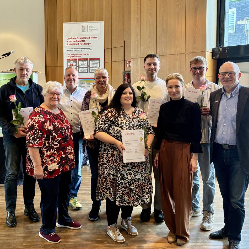 Selbsthilfe in Wermelskirchen: Fünf neue Schlaganfall-Helfer unterstützen im Alltag