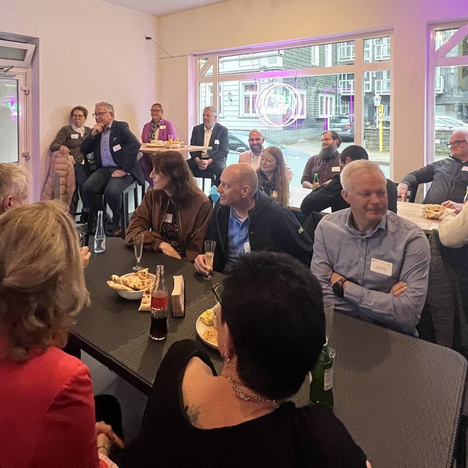 After-Work-Treff in Hückeswagen: Der Bürgermeister netzwerkt bei Pizza Napolitana