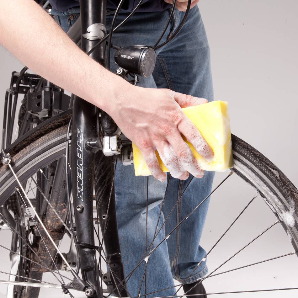 Fahrradcheck – Neusser Experten geben Tipps: Putzen, prüfen, Probe fahren – so geht es sicher in die Fahrradsaison