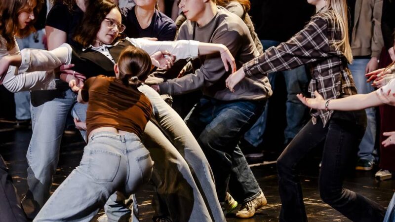 Jugendkongress in Düsseldorf: Junge Menschen aus vier Ländern trotzen der Krise mit Kunst