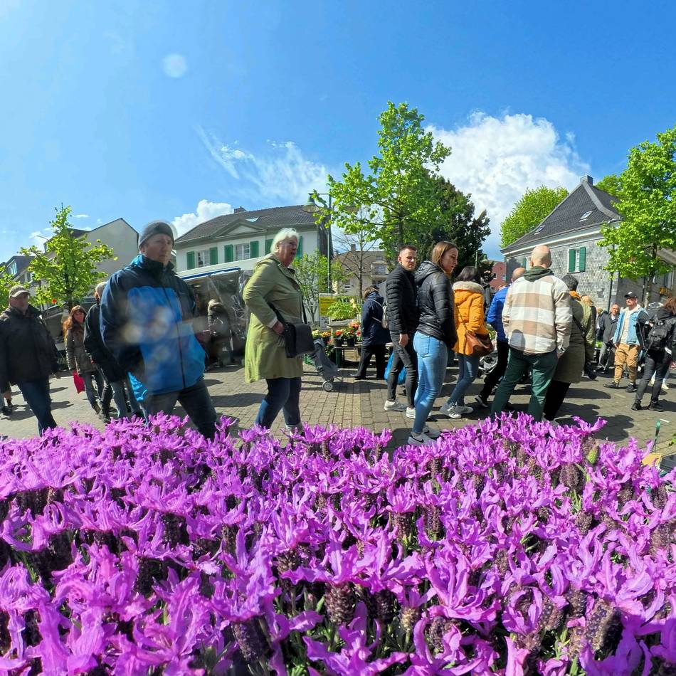 Verkaufssonntag in Leverkusen: „Blühendes Schlebusch“ lädt zum Bummeln und Shoppen ein
