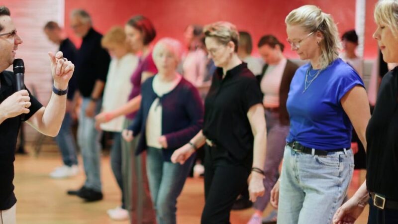 Ein Selbstversuch in Mettmann: Line Dance bietet Tanzfreude ohne Partnerfrust