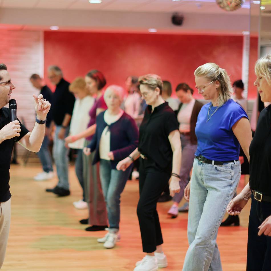 Ein Selbstversuch in Mettmann: Line Dance bietet Tanzfreude ohne Partnerfrust
