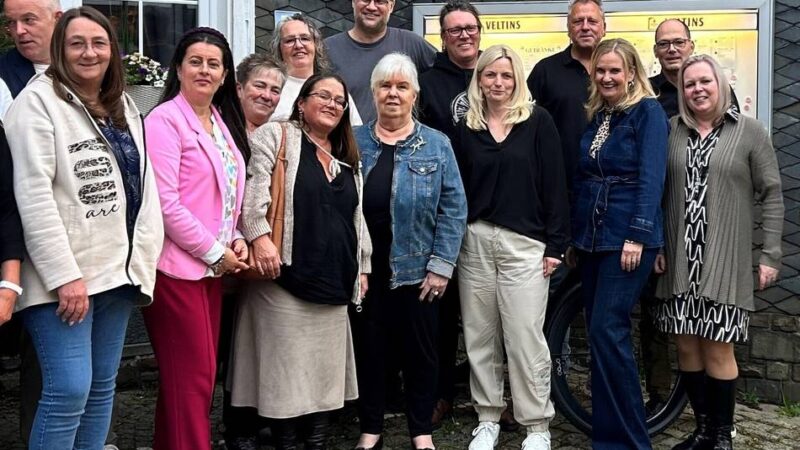 Klassentreffen ehemaliger Hückeswagener Realschüler:  Als die Nudeln ohne Wasser gekocht wurden