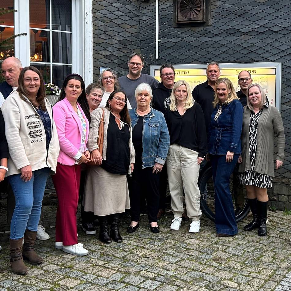Klassentreffen ehemaliger Hückeswagener Realschüler:  Als die Nudeln ohne Wasser gekocht wurden