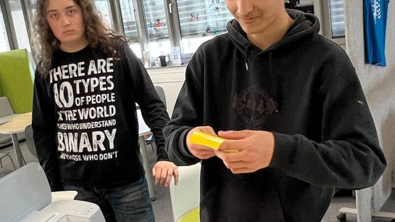 MediaLab der VHS Kreis Viersen: Wie ein Osterei aus dem 3D-Drucker entsteht