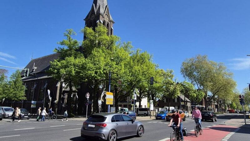 Verkehr in Meerbusch: „Auf so einer Straße braucht man die gesamte Aufmerksamkeit“