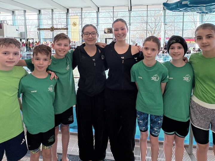 Im Wettbewerb und Trainingslager: Lintorfer Delphine sind erfolgreich und stärken das Team