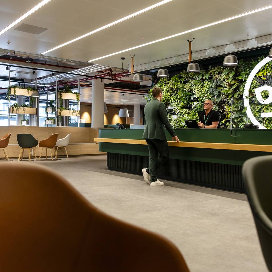 Neues Krankenkassen-Zentrum in Düsseldorf: AOK-Haus eröffnet an der Steinstraße