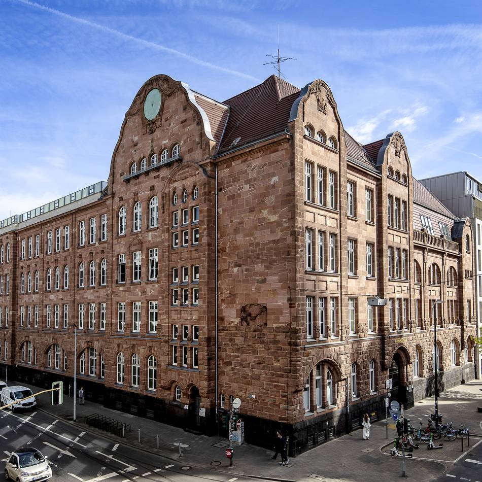 Luisen-Gymnasium in Düsseldorf: Schule nahe der Königsallee soll verkauft werden – für mindestens 27,5 Millionen Euro