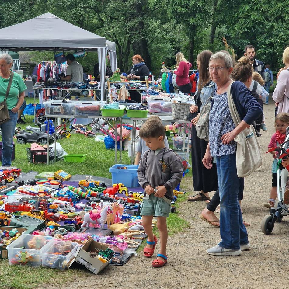 Trödeln im Tannenbusch: Besucher erwartet einer der größten Kindermärkte der Region