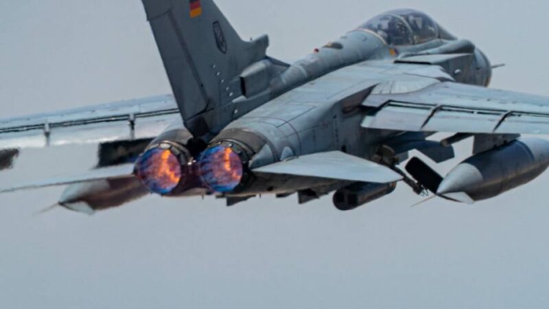 Bis 75 Meter tief: Weshalb im Kreis Kleve bald Tornados im Tiefflug unterwegs sind