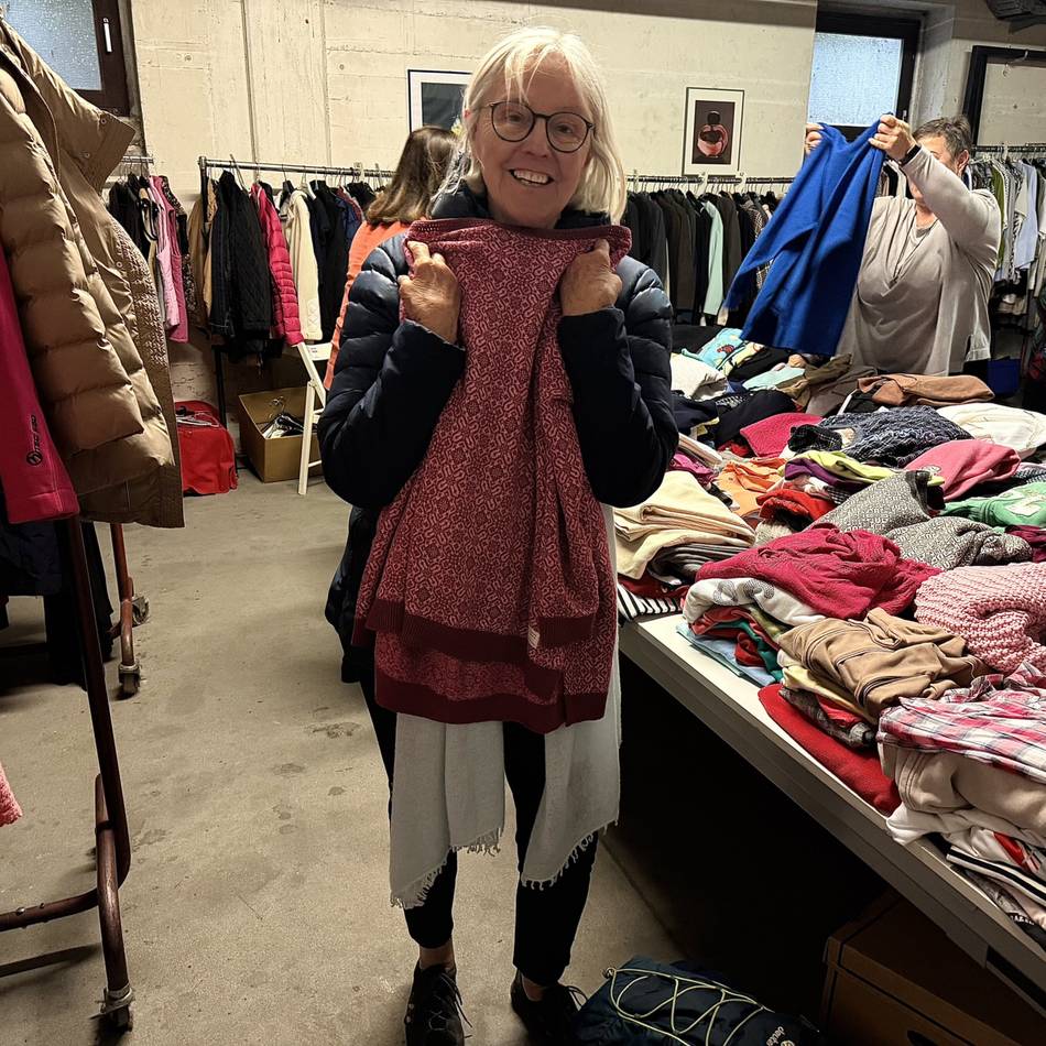 Zonta-Charity-Verkauf in Mönchengladbach: „Steht mir das?“ – Mode-Schnäppchen aus zweiter Hand und für guten Zweck