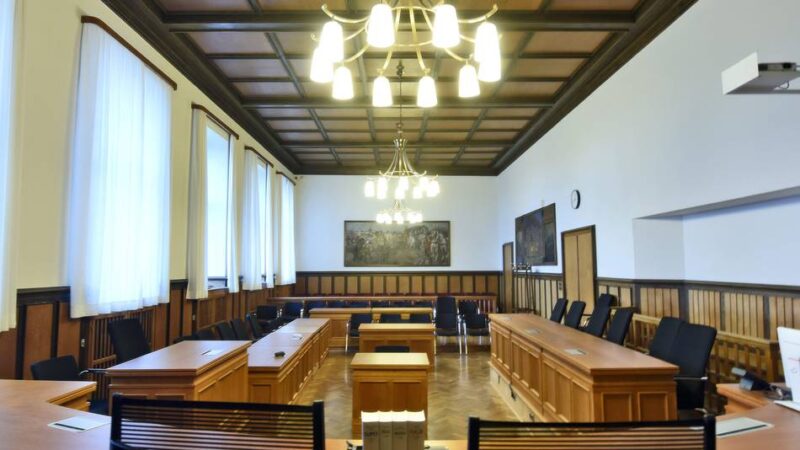 Landgericht Kleve: Prozess um Körperverletzung: 25-Jähriger soll mehrmals ausgerastet sein