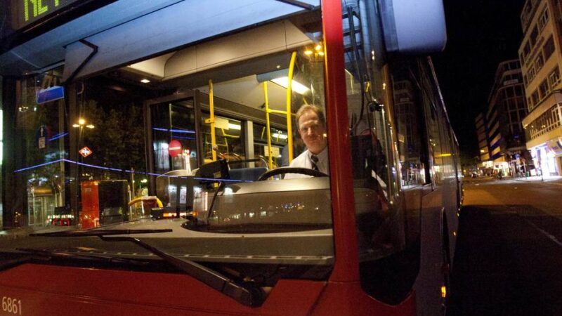 Rheinbahn im Kreis Mettmann: Busse und Bahnen fahren in der Mainacht länger