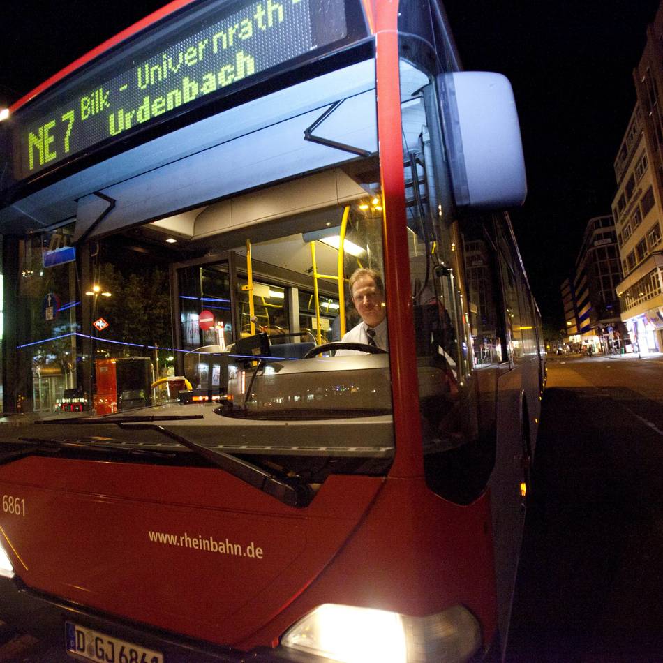 Rheinbahn im Kreis Mettmann: Busse und Bahnen fahren in der Mainacht länger