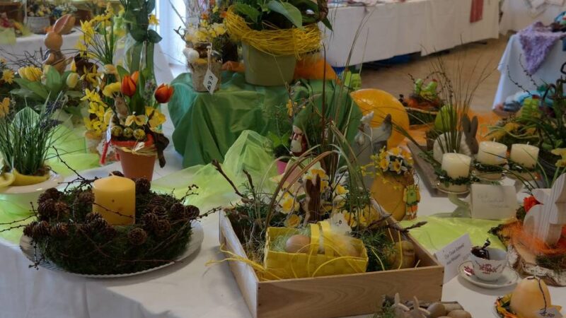 Altenzentrum in Hückeswagen: Wieder viel Selbsthergestelltes beim Frühlingsbasar im Johannestift