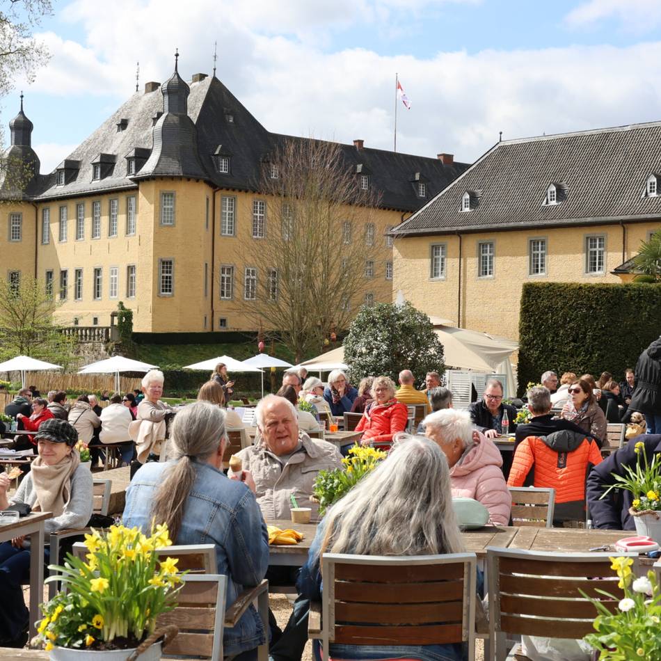 Schloss Dyck in Jüchen: Tausende Besucher beim Schlossfrühling 2026