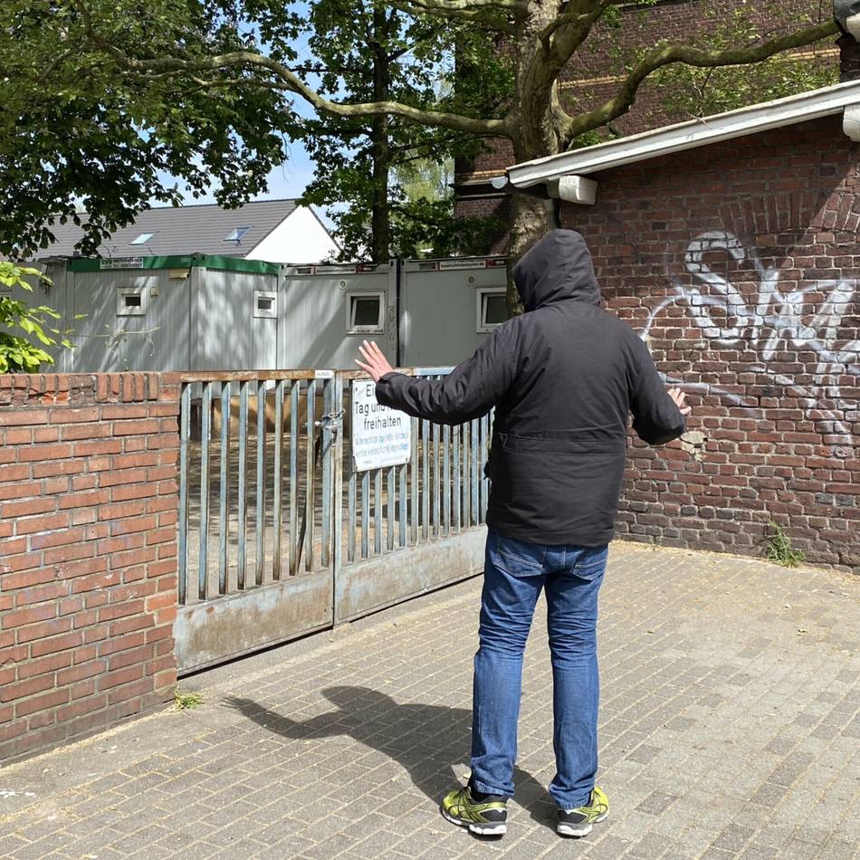 Obdachloser aus Krefeld erzählt: „Ich schlafe lieber unter der Brücke als an der Feldstraße“