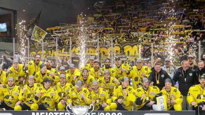 5:2-Sieg im vierten Finalspiel: Krönung in Kassel – die Krefeld Pinguine sind Meister der DEL2