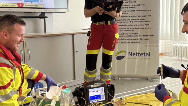 Ausbildung im Gesundheitswesen: Nettetal bildet weiter Notfallsanitäter aus