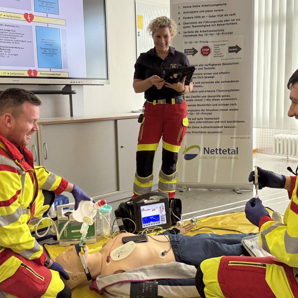 Ausbildung im Gesundheitswesen: Nettetal bildet weiter Notfallsanitäter aus