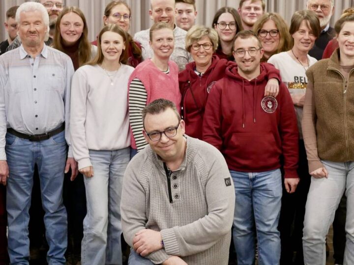 Heimatreporter im Grenzland: Bilanz im Musikverein und restaurierte Fahne bei den Schützen