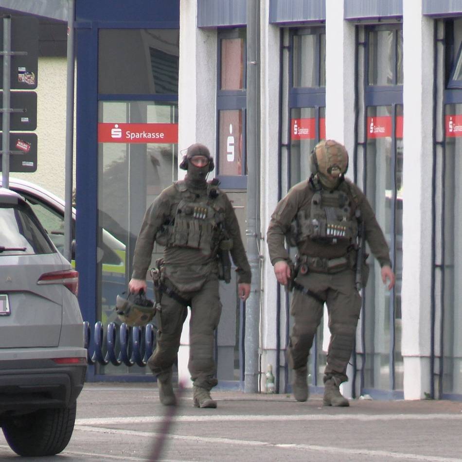 SEK-Einsatz in Sparkasse: „Hier zielt ein Scharfschütze aus meinem Schlafzimmerfenster‘“