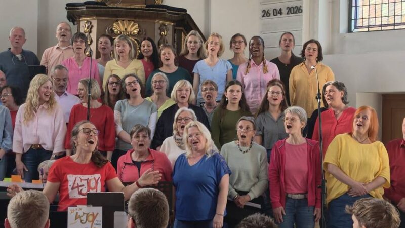 Evangelische Kirche Alpen war proppenvoll: Euphorie pur gab es beim Konzert von „4Joy & Friends“