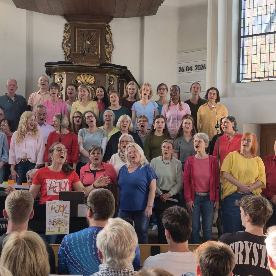 Evangelische Kirche Alpen war proppenvoll: Euphorie pur gab es beim Konzert von „4Joy & Friends“