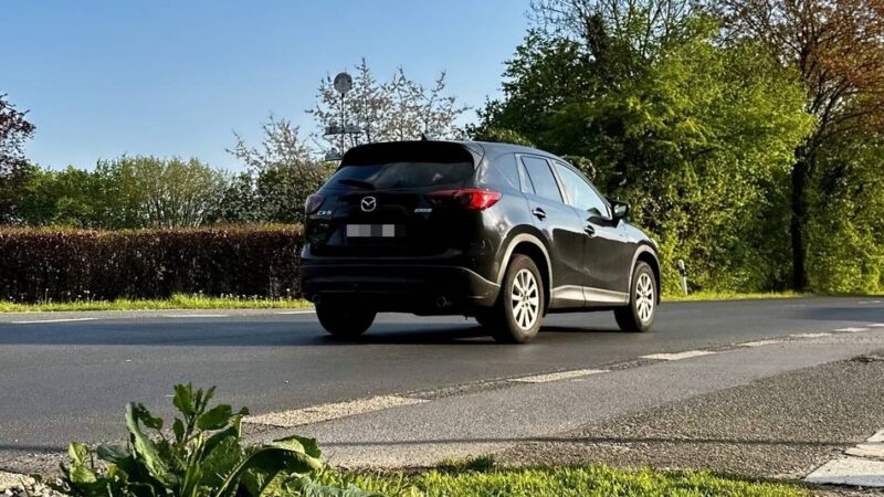 Bürger melden gefährliche Kreuzungen: Verkehr in Bedburg-Hau soll sicherer werden