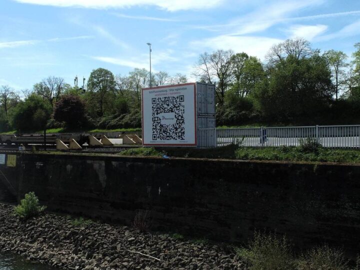 Im Neusser Hafen: Rheincargo führt Schiffsanmeldung mit QR-Code ein
