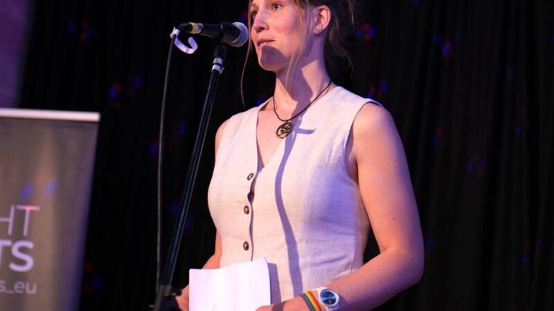 Poetry-Slam im Mühlenturm: Bühne frei für queere Stimmen